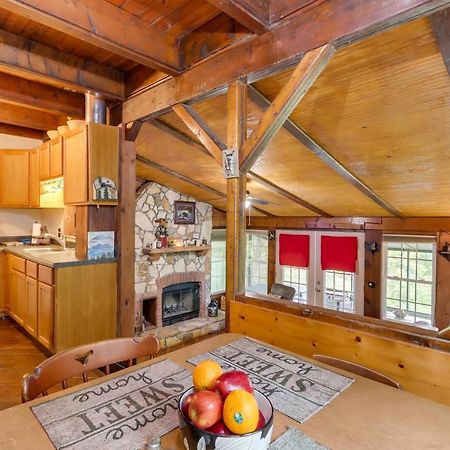 Mountaintop Ellijay Cabin With Private Hot Tub 外观 照片