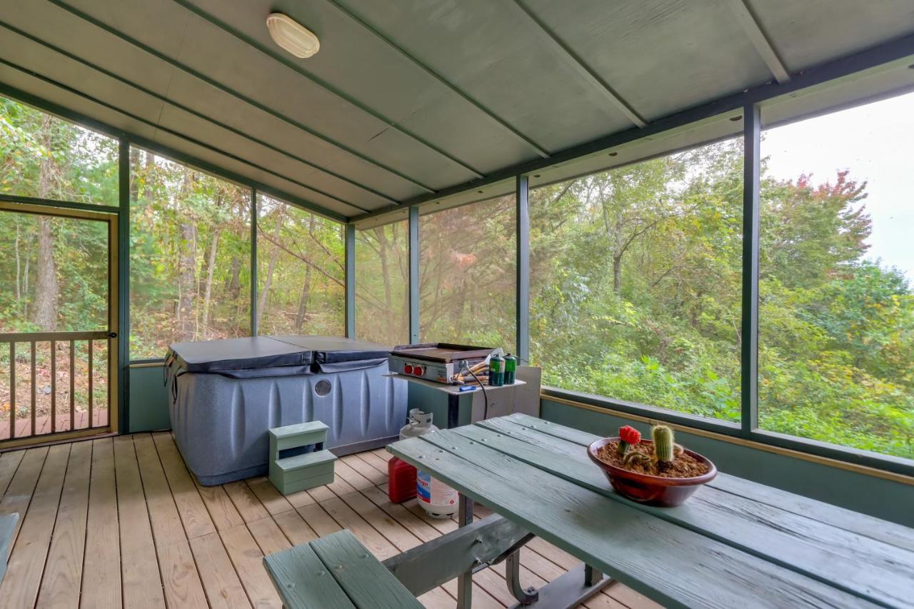 Mountaintop Ellijay Cabin With Private Hot Tub 外观 照片